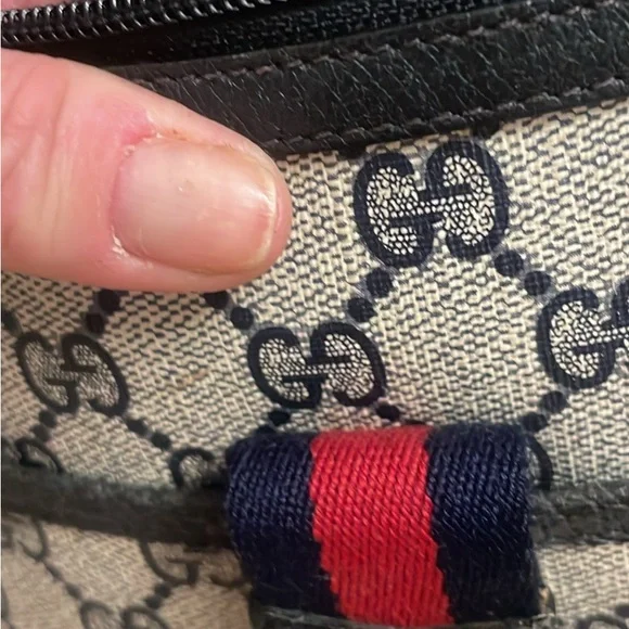 Gucci Beige and Black Crossbody Bag with Red and Blue Stripe - Picture 3 of 7